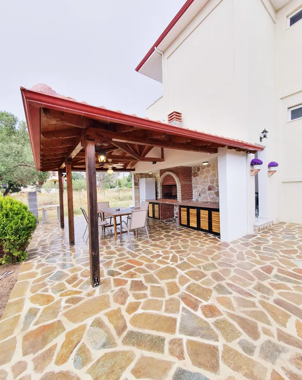 Gazebo & barbecue