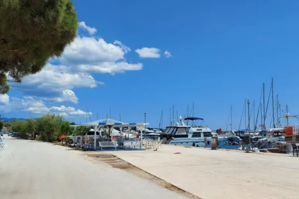 Nikiti Marina